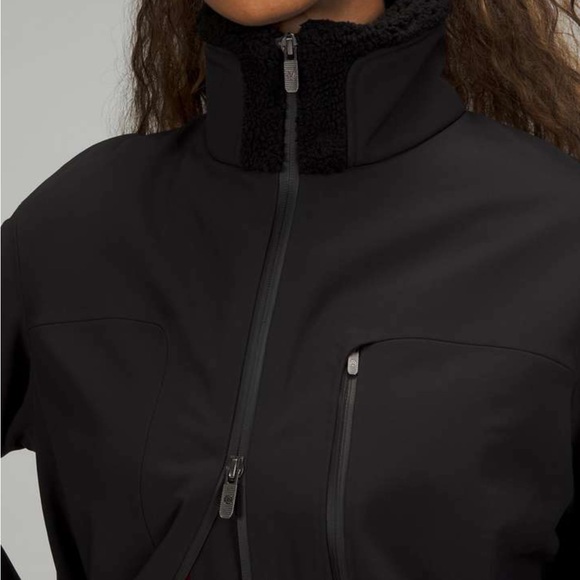 NWOT Lululemon Repelshel Maxi coat. Velcro closures added. - Picture 4 of 15